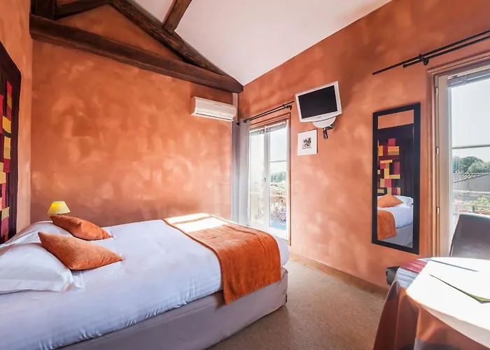 Logis Hotels Les Glycines