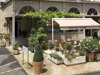 Logis Les Glycines Hotel 2*